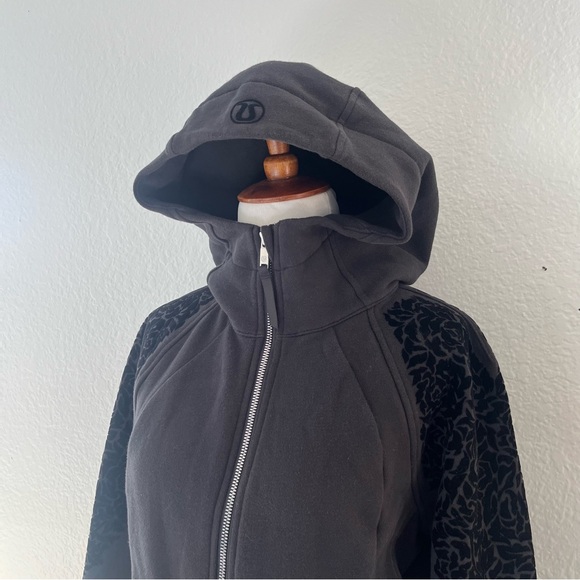 Lululemon Floral Flock Black Scuba Hoodie Zip Up Jacket Size 6 - Picture 5 of 16